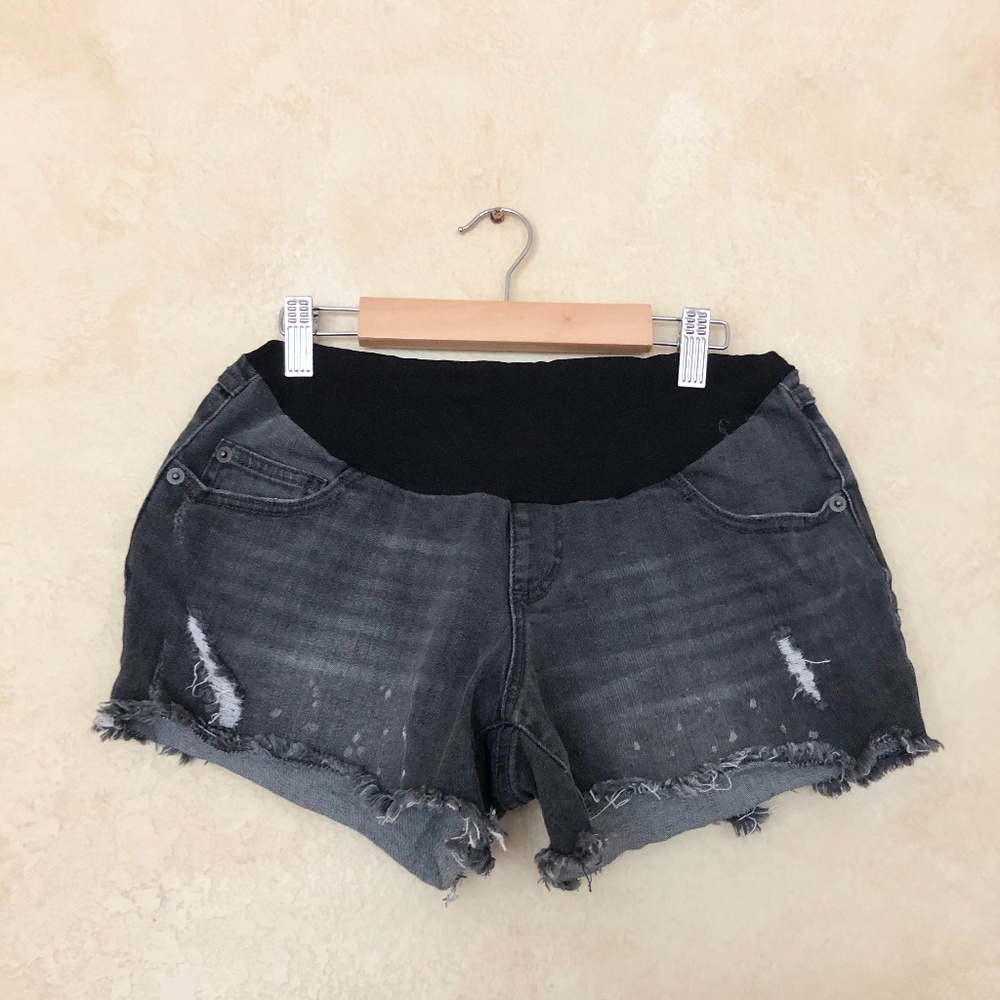 Maternity short jeans